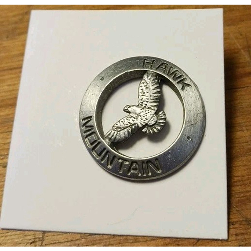 Hawk Mountain Pennsylvania Pewter Pinback Pin Lapel Tie Tack Round Collector